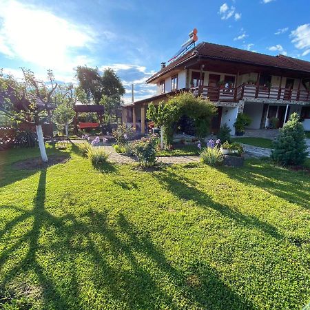 Casa De Vacanta Motata Novaci-Străini Exterior foto