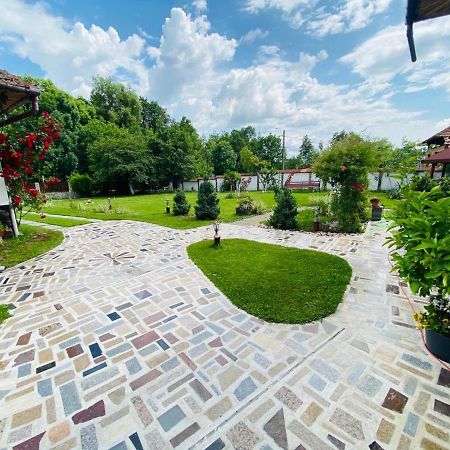 Casa De Vacanta Motata Novaci-Străini Exterior foto