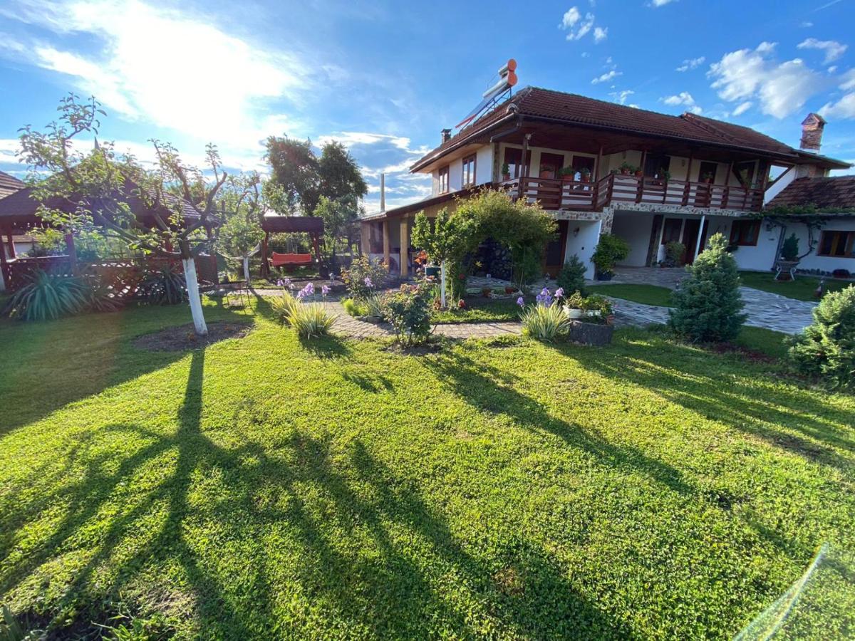 Casa De Vacanta Motata Novaci-Străini Exterior foto