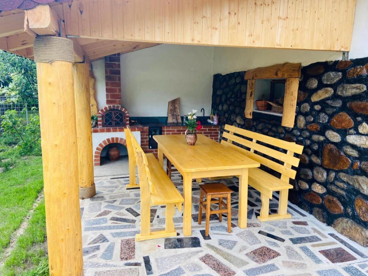Casa De Vacanta Motata Novaci-Străini Exterior foto