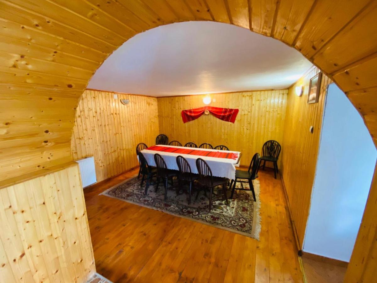 Casa De Vacanta Motata Novaci-Străini Exterior foto