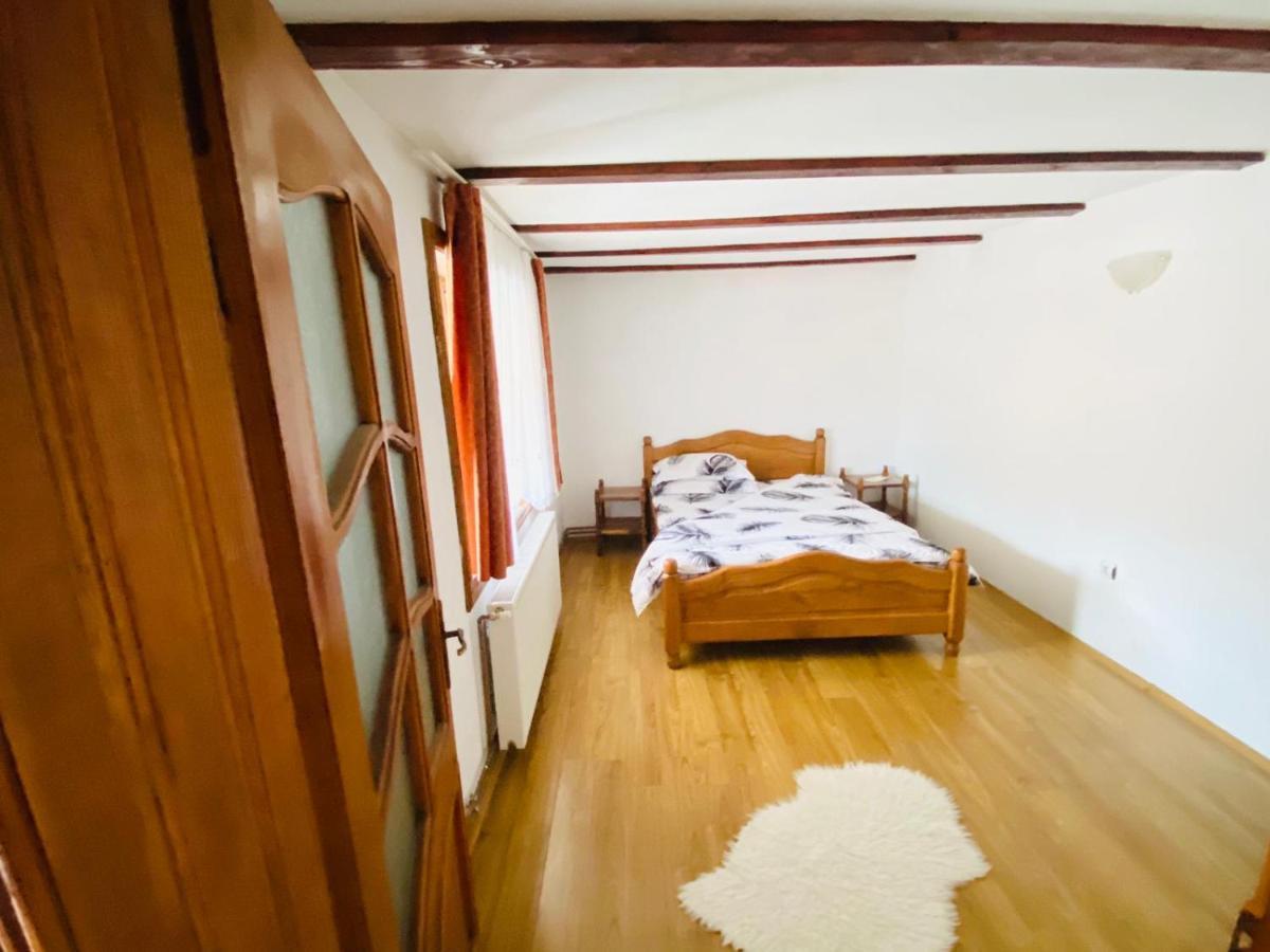 Casa De Vacanta Motata Novaci-Străini Exterior foto